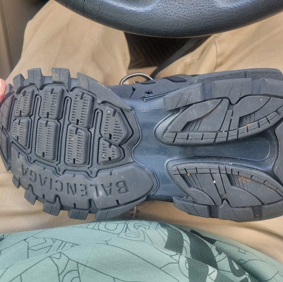 Balenciaga black track shoes size 9. - Picture 5 of 5